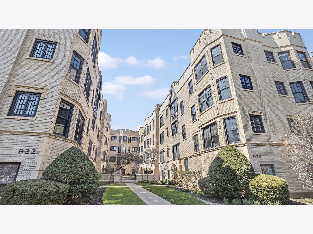 Condominiums Sold Judson Court Evanston Illinois, 926 Judson