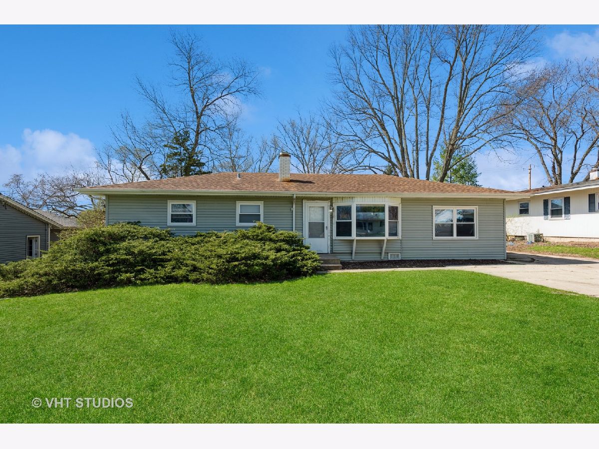 Homes Sold Colonial Village Batavia Illinois, 1332 Brandywine