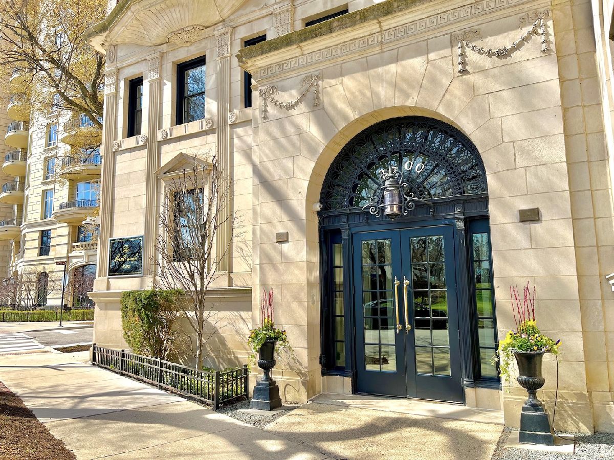 Condominiums Sold Marlborough Chicago Illinois, 2600 Lakeview