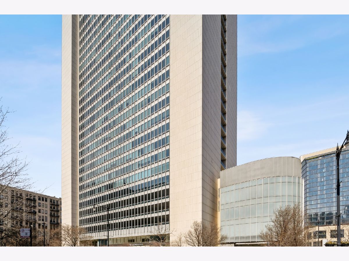 Condominiums Rented Montgomery Chicago Illinois, 500 Superior