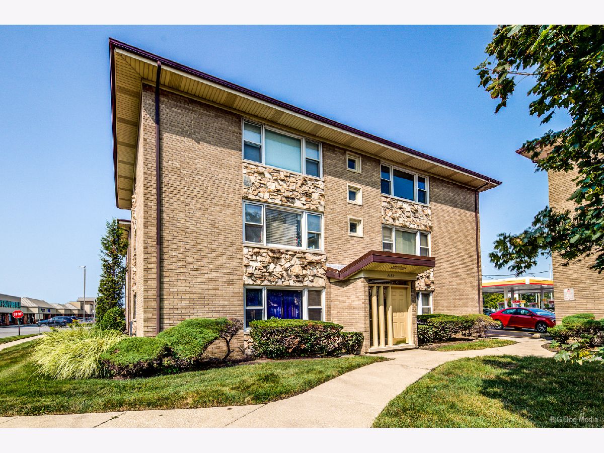  Rented Merrionette Park Illinois, 3182 Meadow Lane