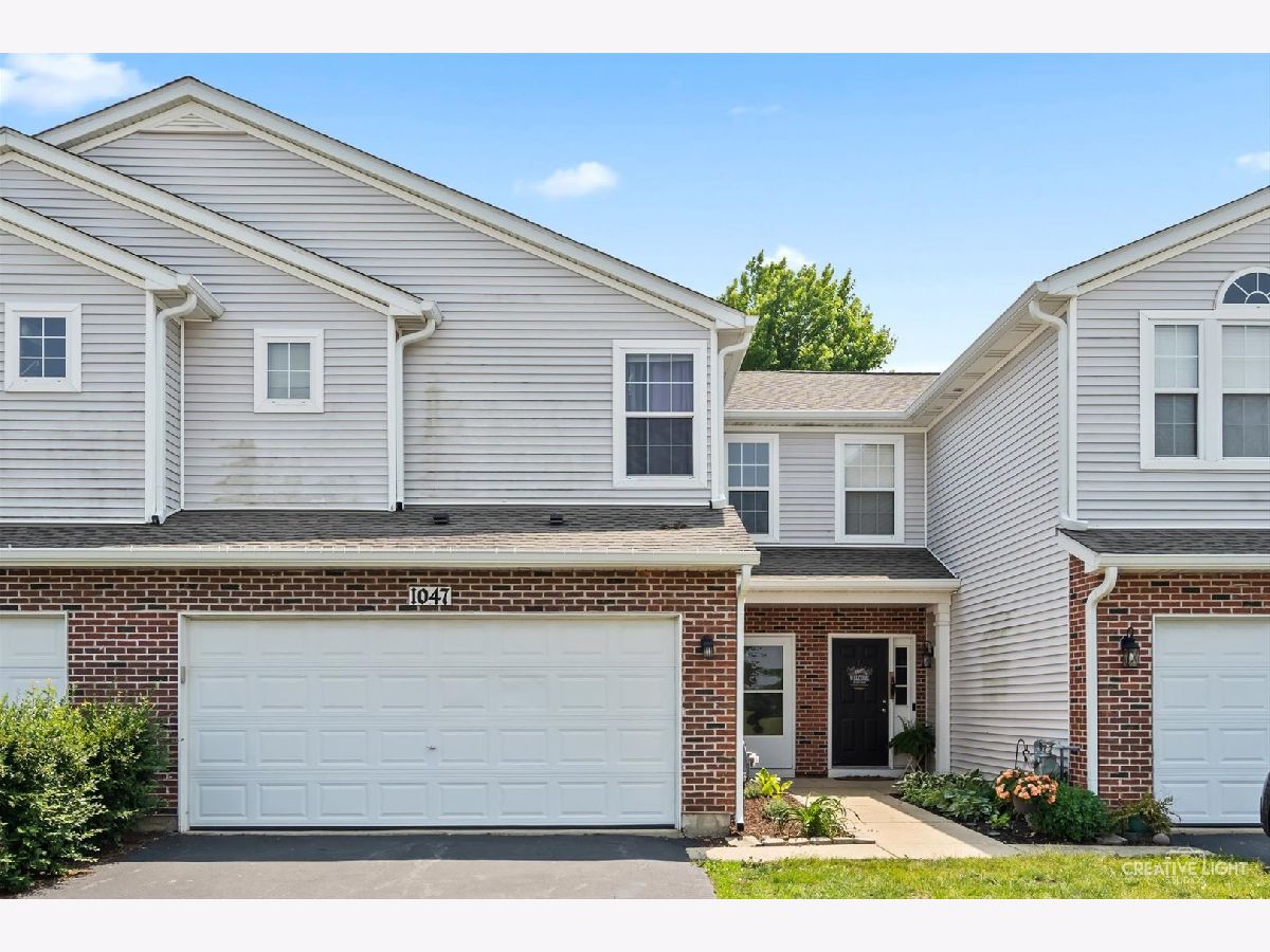 Townhomes & Condos Sold Longford Lakes Yorkville Illinois, 1047 Dalton