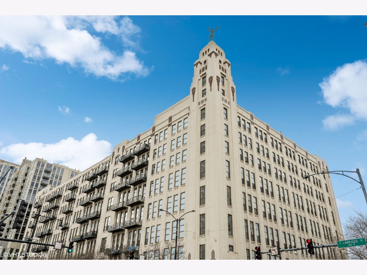 Condominiums Sold One River Place Chicago Illinois, 758 Larrabee