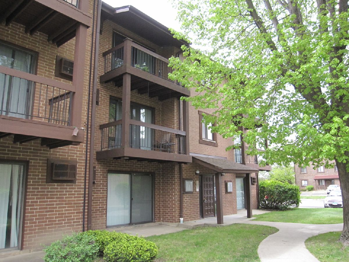 Subdivision Rented Palatine Square Palatine Illinois, 1515 Winslowe