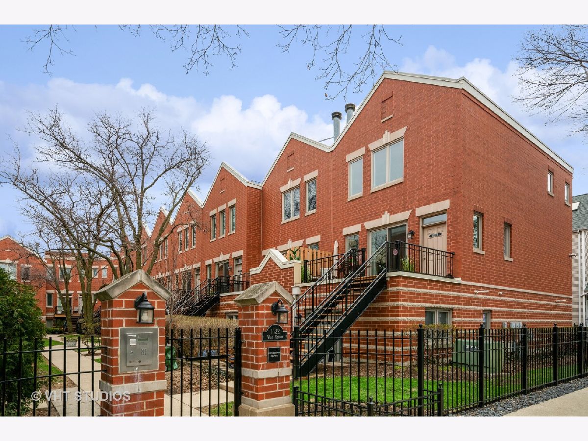 Townhomes Sold Henderson Square Chicago Illinois, 1522 School
