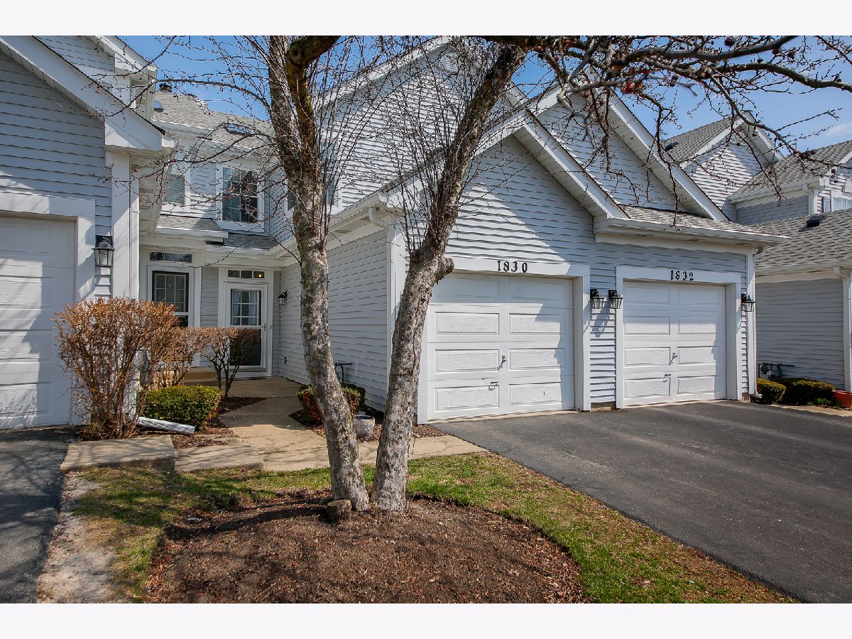 Townhomes & Condos Sold Tanglewood St Charles Illinois, 1830 Lucylle