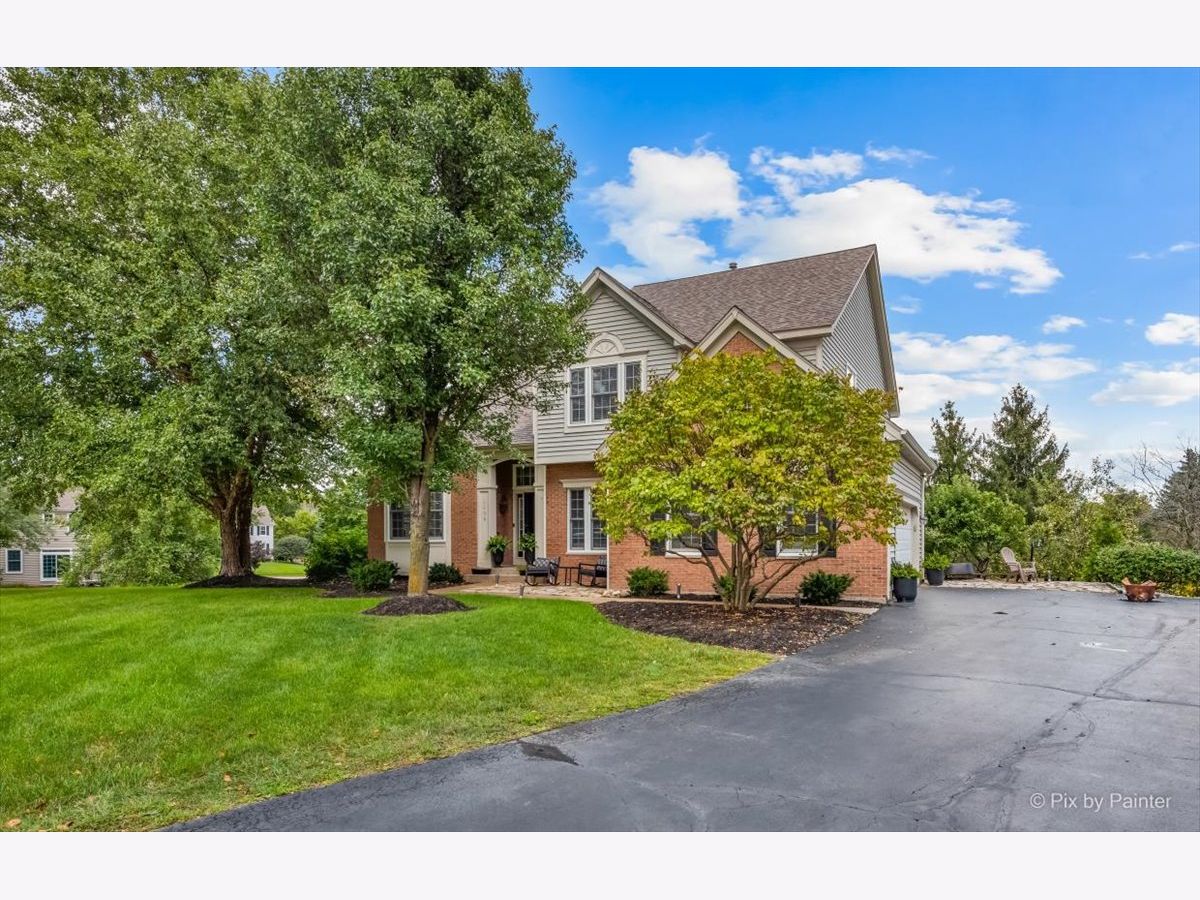 Homes Sold Fairhills Of Canterfield West Dundee Illinois, 1136 Millsfell