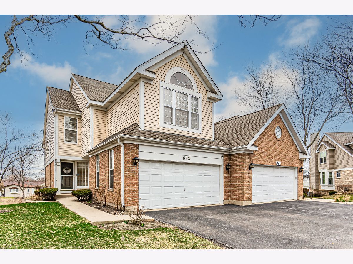 Townhomes Sold Citadel On The Pond Westmont Illinois, 663 Citadel