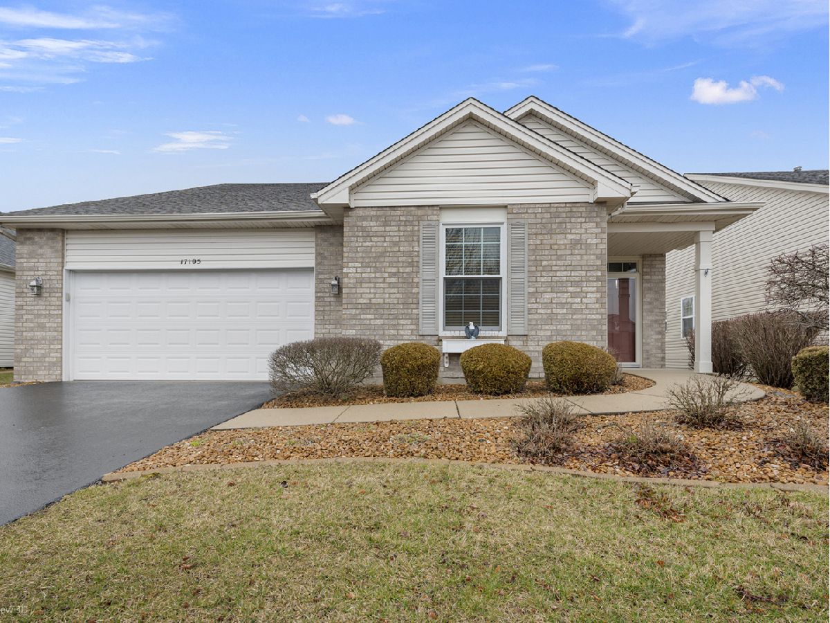 Lago Vista Lockport IL, Homes & Townhomes & Condos For Sale & For Rent