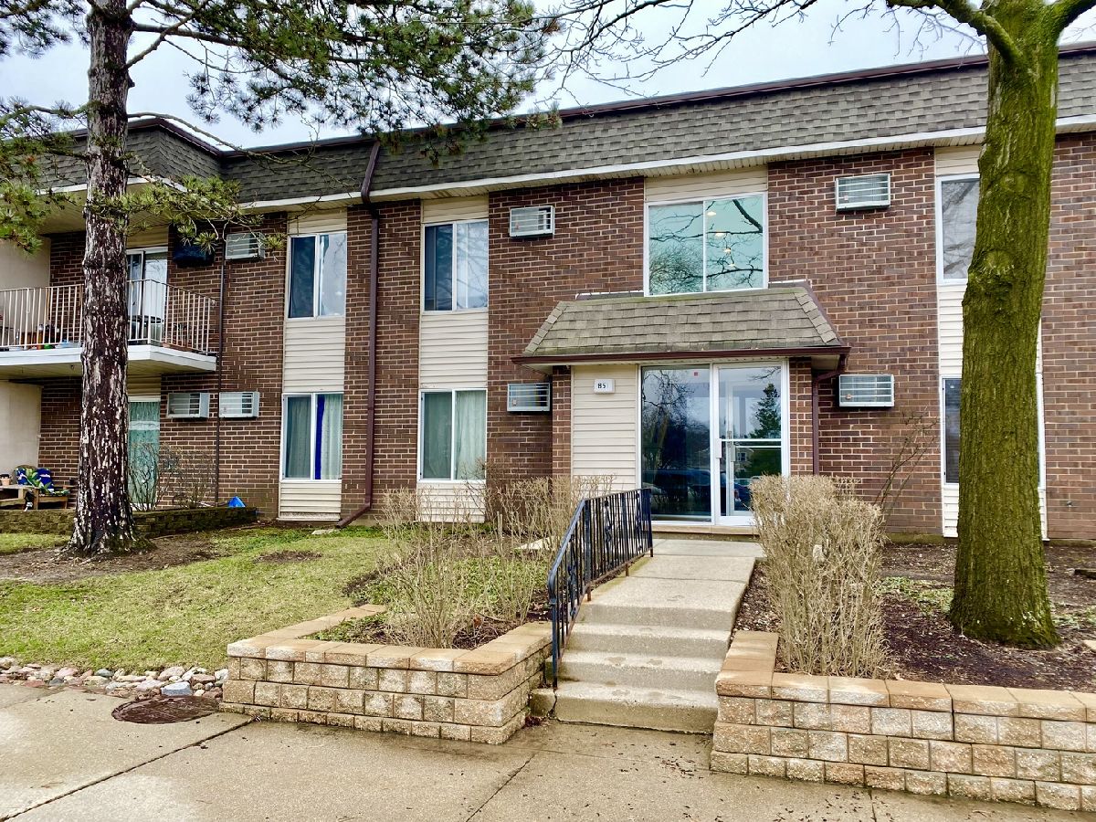 Homes & Condominiums Rented Mill Creek Buffalo Grove Illinois, 851 Miller