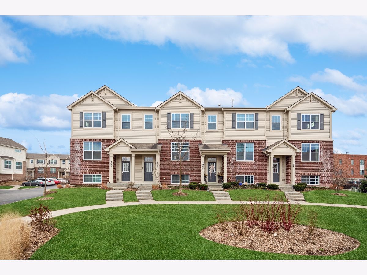 Condos & Townhomes Sold Lexington Crossing Rolling Meadows Illinois, 301 Lexington