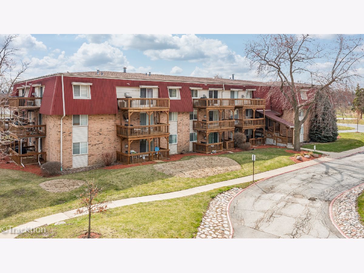 Condominiums Sold Linden Woods Aurora Illinois, 1875 Tall Oaks