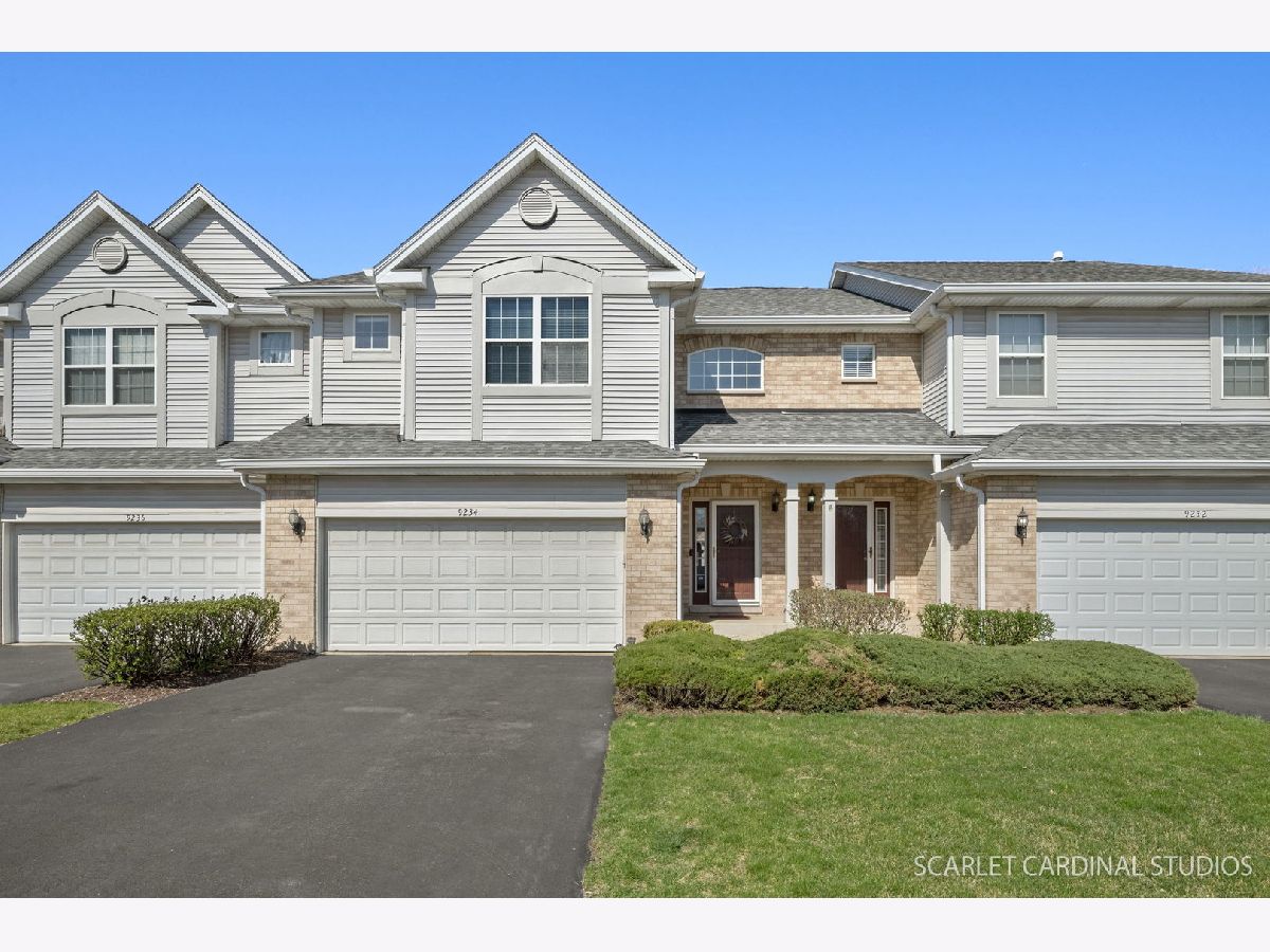 Townhomes & Condos Sold Waterfall Glen Darien Illinois, 9234 Waterfall Glen