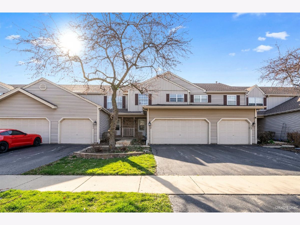 Homes & Townhomes & Condos Sold Fox Croft Aurora Illinois, 1492 Foxcroft