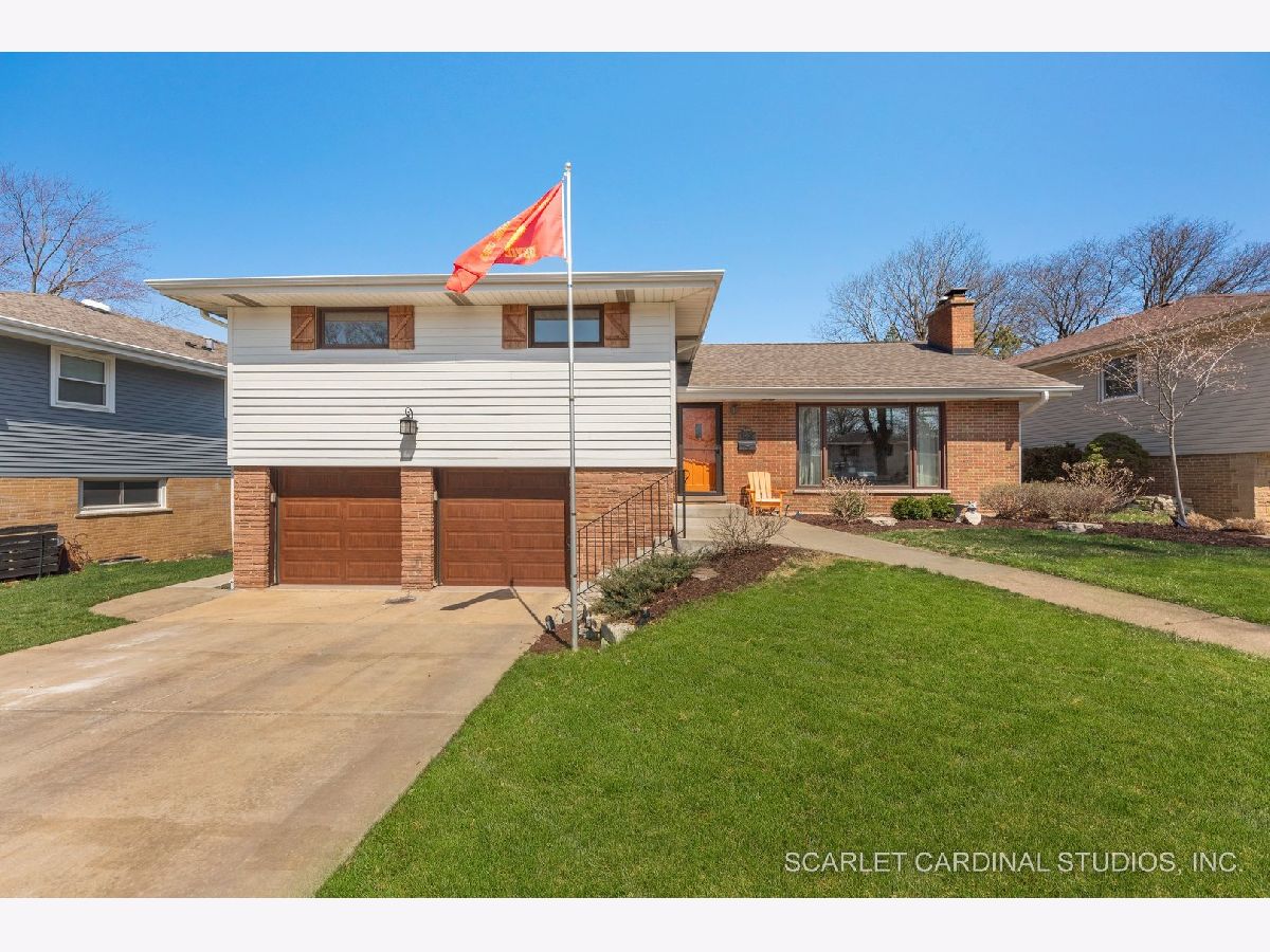 Homes Sold Willow Crest Villa Park Illinois, 120 Leslie