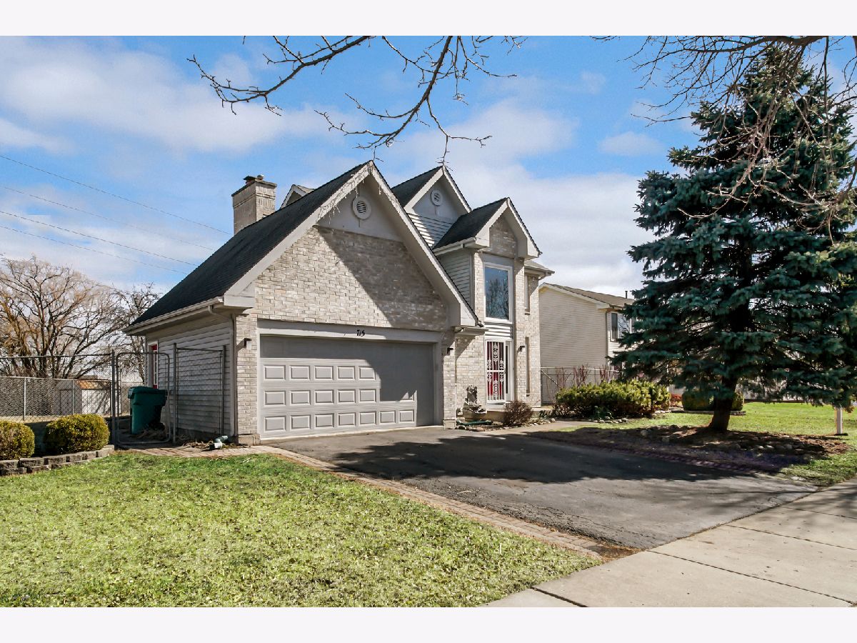Homes Rented Eastwood Trails Wheeling Illinois, 715 Greenview