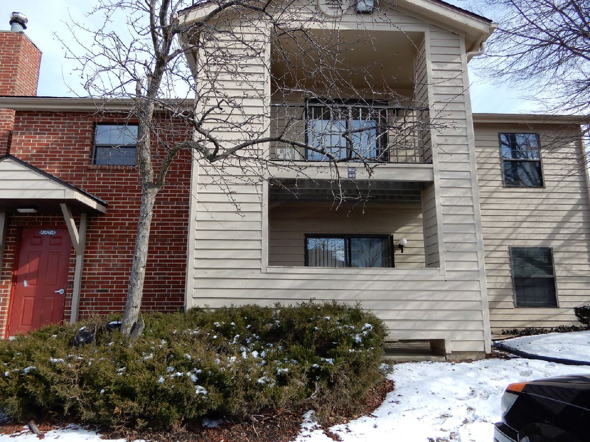 Condominiums Rented Foxfire Palatine Illinois, 2060 Rand