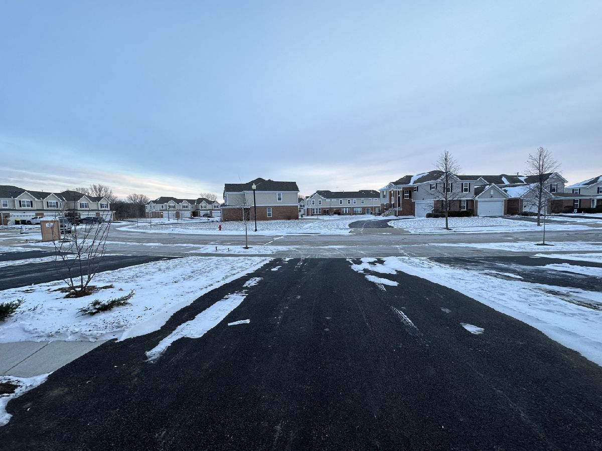 Homes & Townhomes & Condos Rented Legend Lakes Mchenry Illinois, 1327 Draper