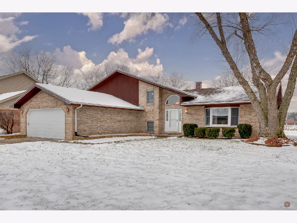 Homes Sold Country Acres Lansing Illinois, 18416 Holland