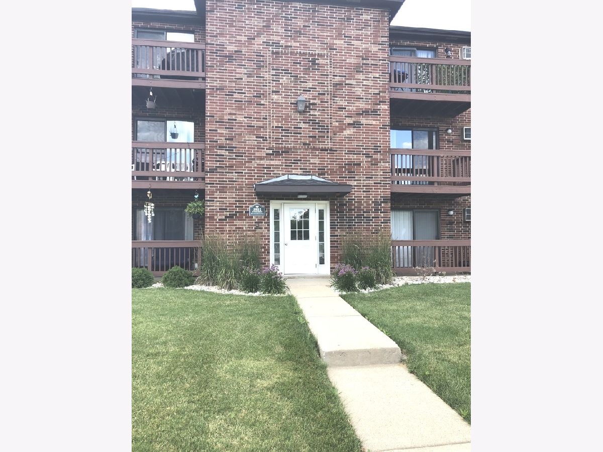 Condominiums Sold Evergreen Condominiums Glendale Heights Illinois, 1034 Spruce