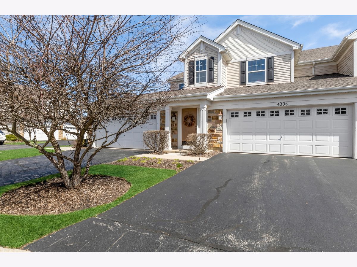 Townhomes & Condos Sold Waters Edge Island Lake Illinois, 4306 Blue Iris