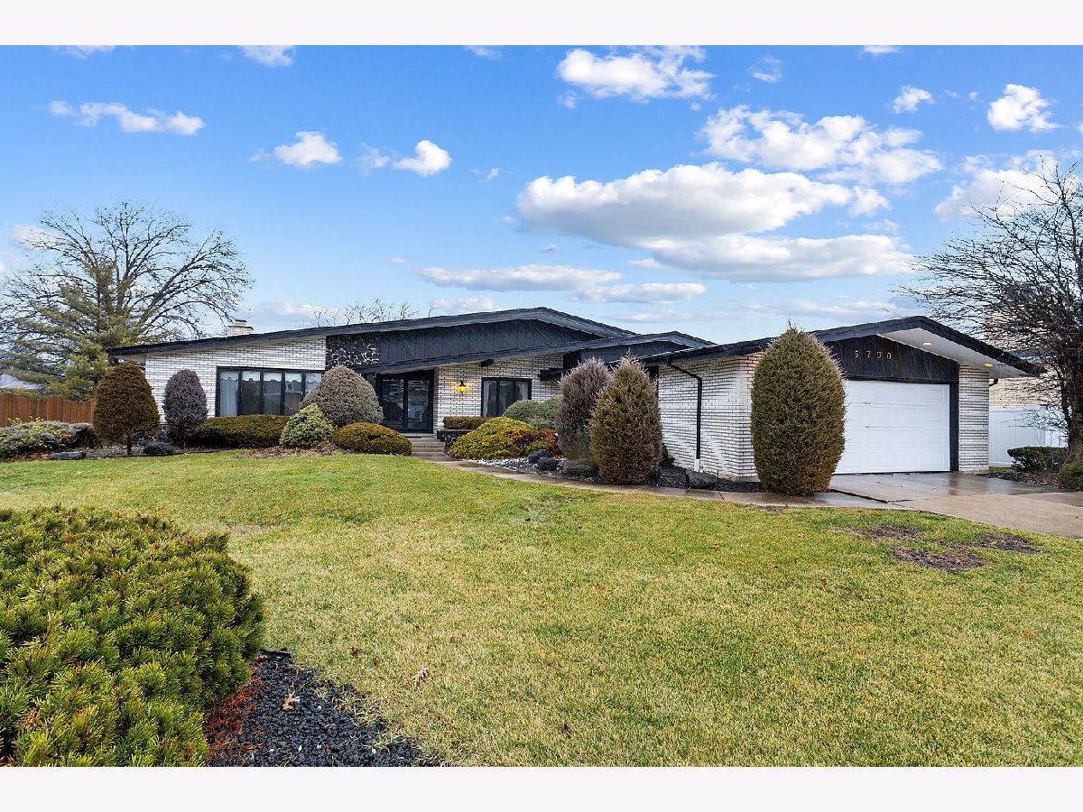 Homes & Townhomes Sold Navajo Hills Palos Heights Illinois, 6700 Shiawassie