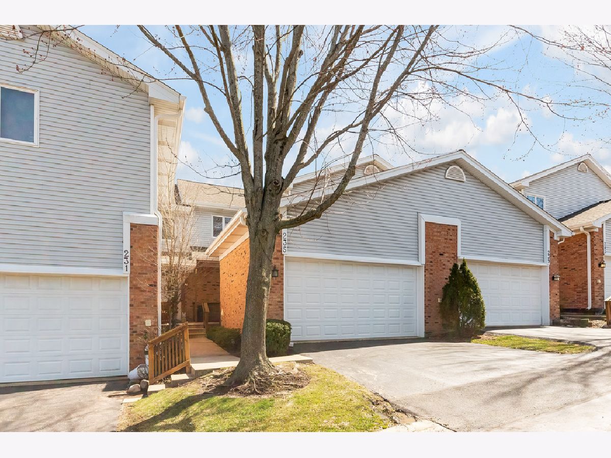 Townhomes & Condos Sold Carriage Hill Cary Illinois, 235 Charlotte