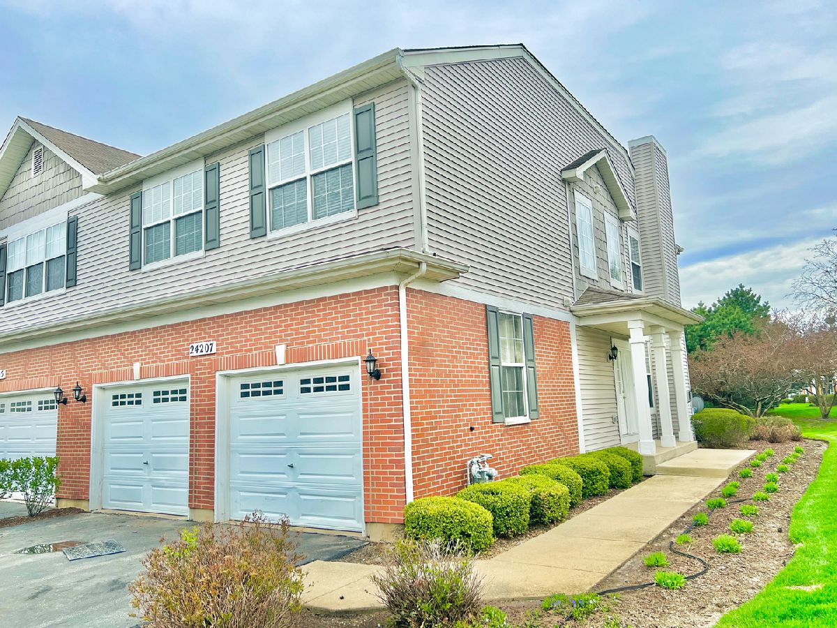 Townhomes & Condos Rented Walnut Creek Plainfield Illinois, 24207 Walnut