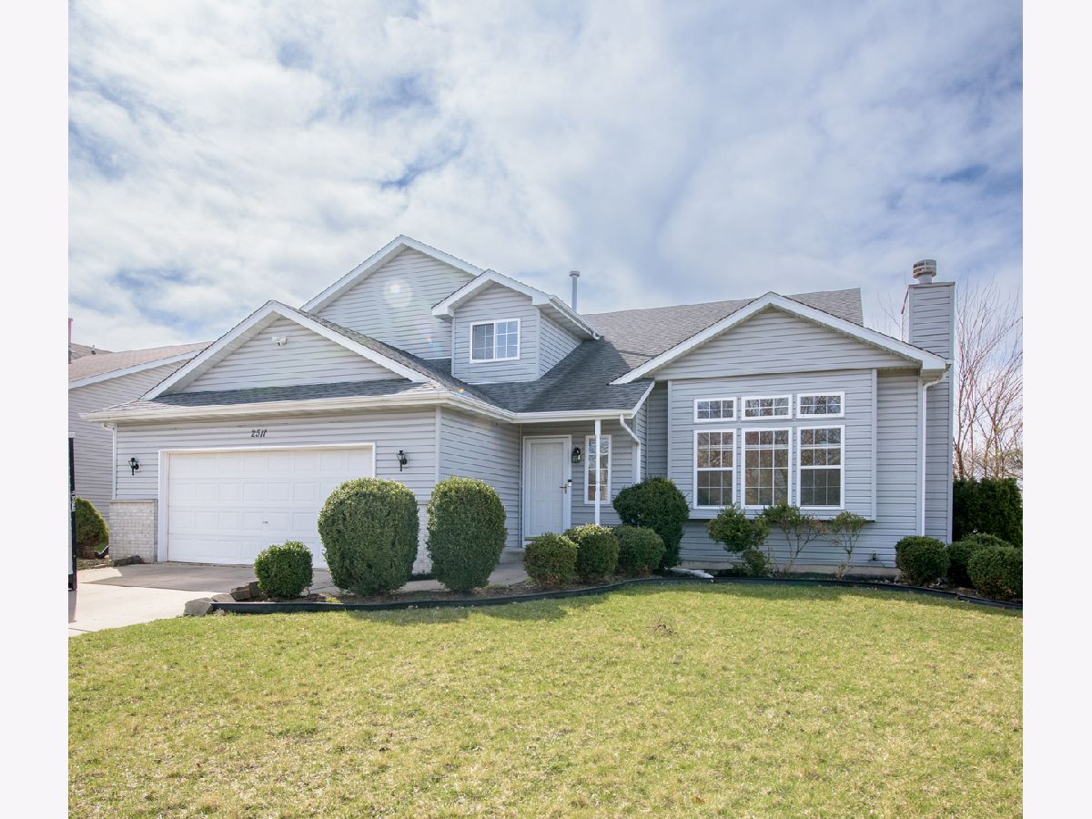 Homes Sold Fox Meadow Crest Hill Illinois, 2511 Springside
