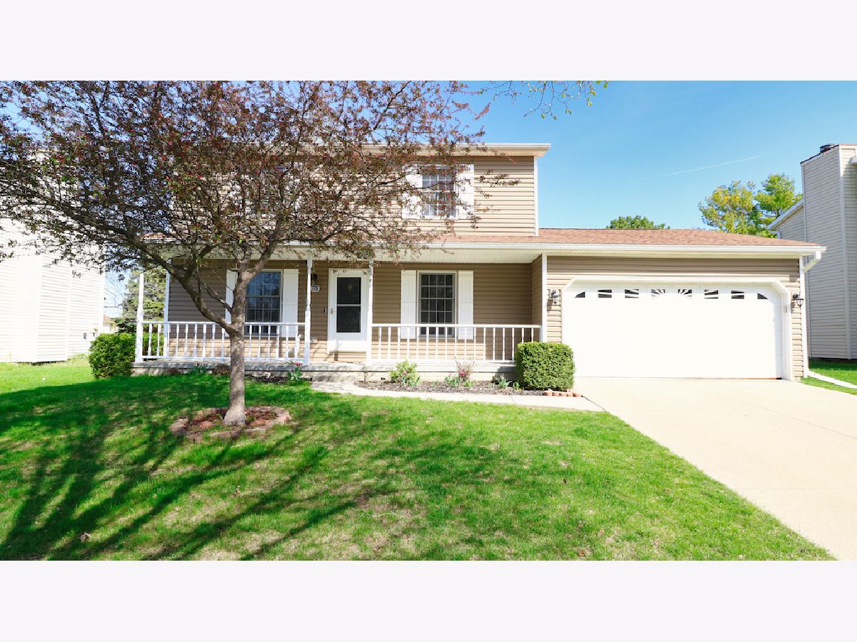 Homes & Condos & Townhomes Sold Highlands Bloomington Illinois, 1323 Eastport