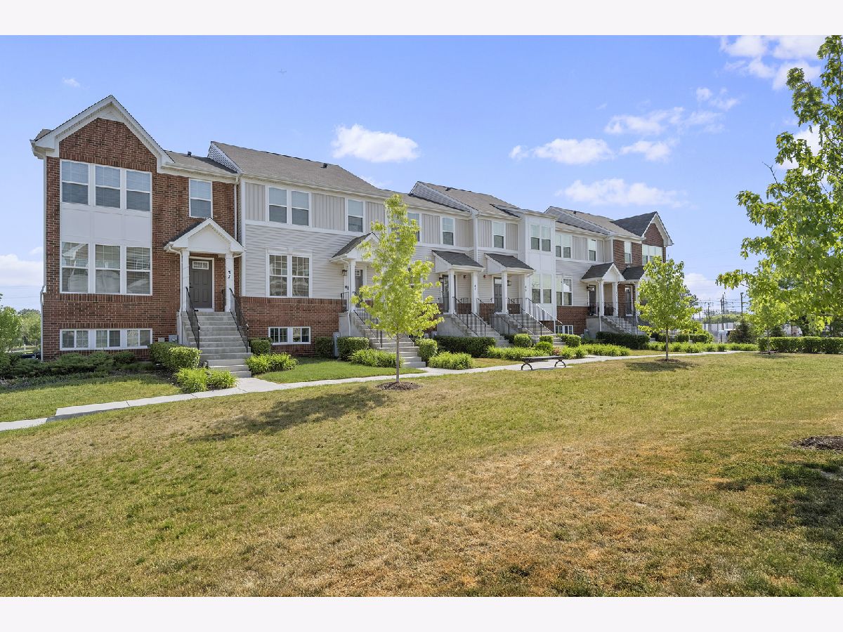 Condos & Townhomes Sold Buckingham Place Des Plaines Illinois, 41 Nicholas