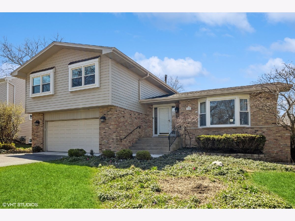 Homes Sold Oak Creek Downers Grove Illinois, 3904 Saratoga