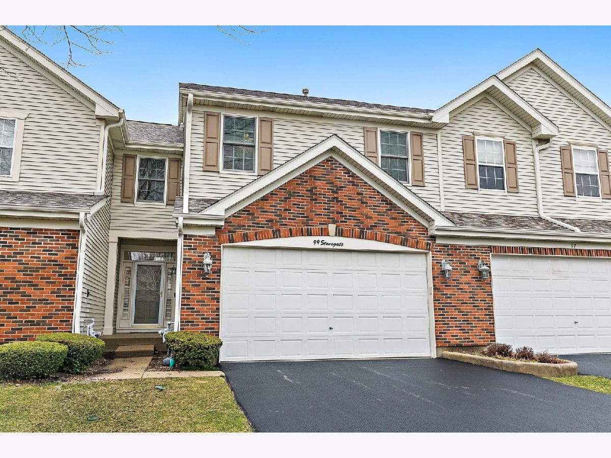 Townhomes & Homes Sold The Highlands Streamwood Illinois, 99 Stonegate