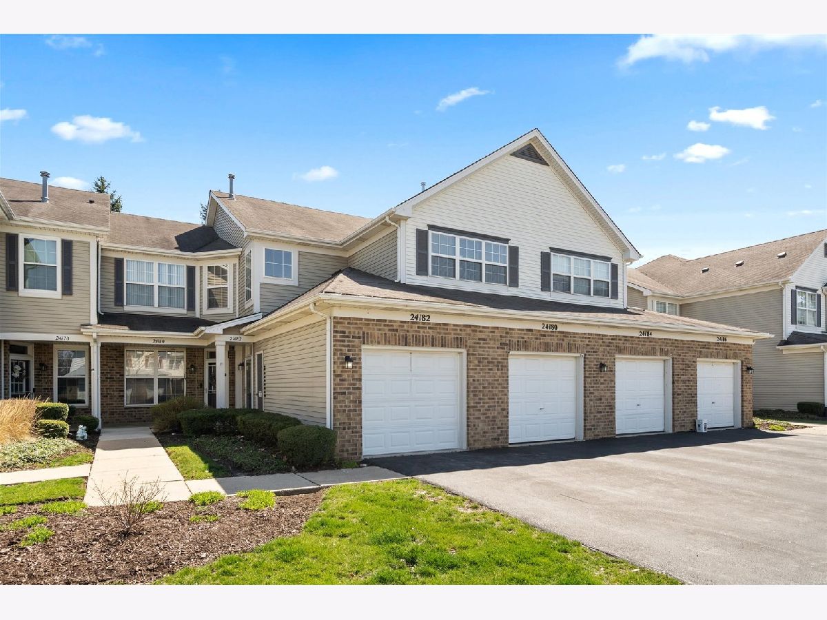 Townhomes Sold Villages At Heritage Meadows Plainfield Illinois, 24182 Pear Tree