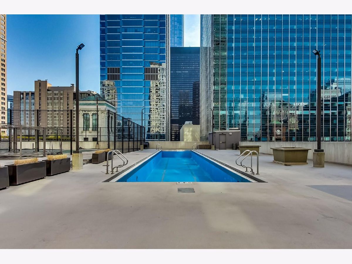 Condominiums Rented The Sterling Chicago Illinois, 345 Lasalle