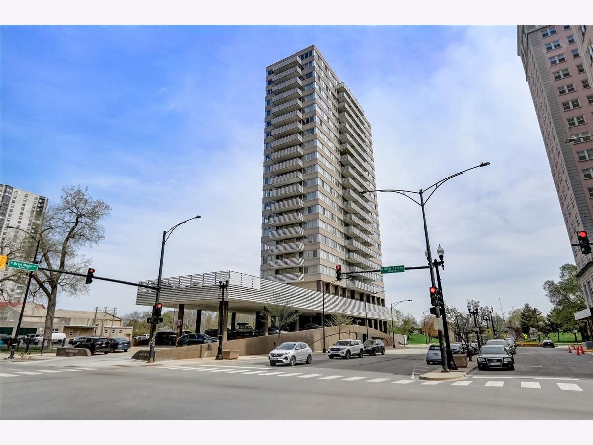 Condominiums Sold Statesman Chicago Illinois, 5601 Sheridan