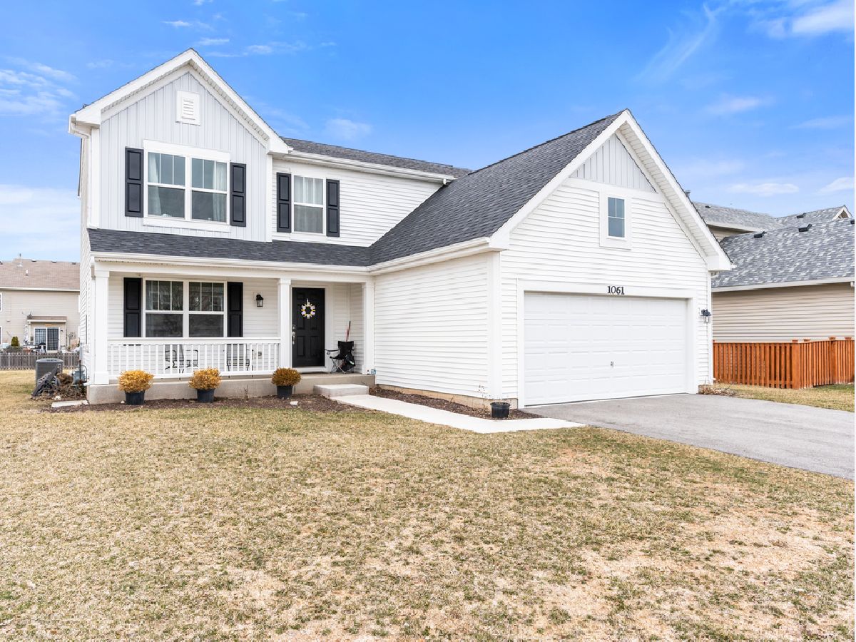 Lakewood Springs Club Plano IL, Homes & Condos & Townhomes For Sale