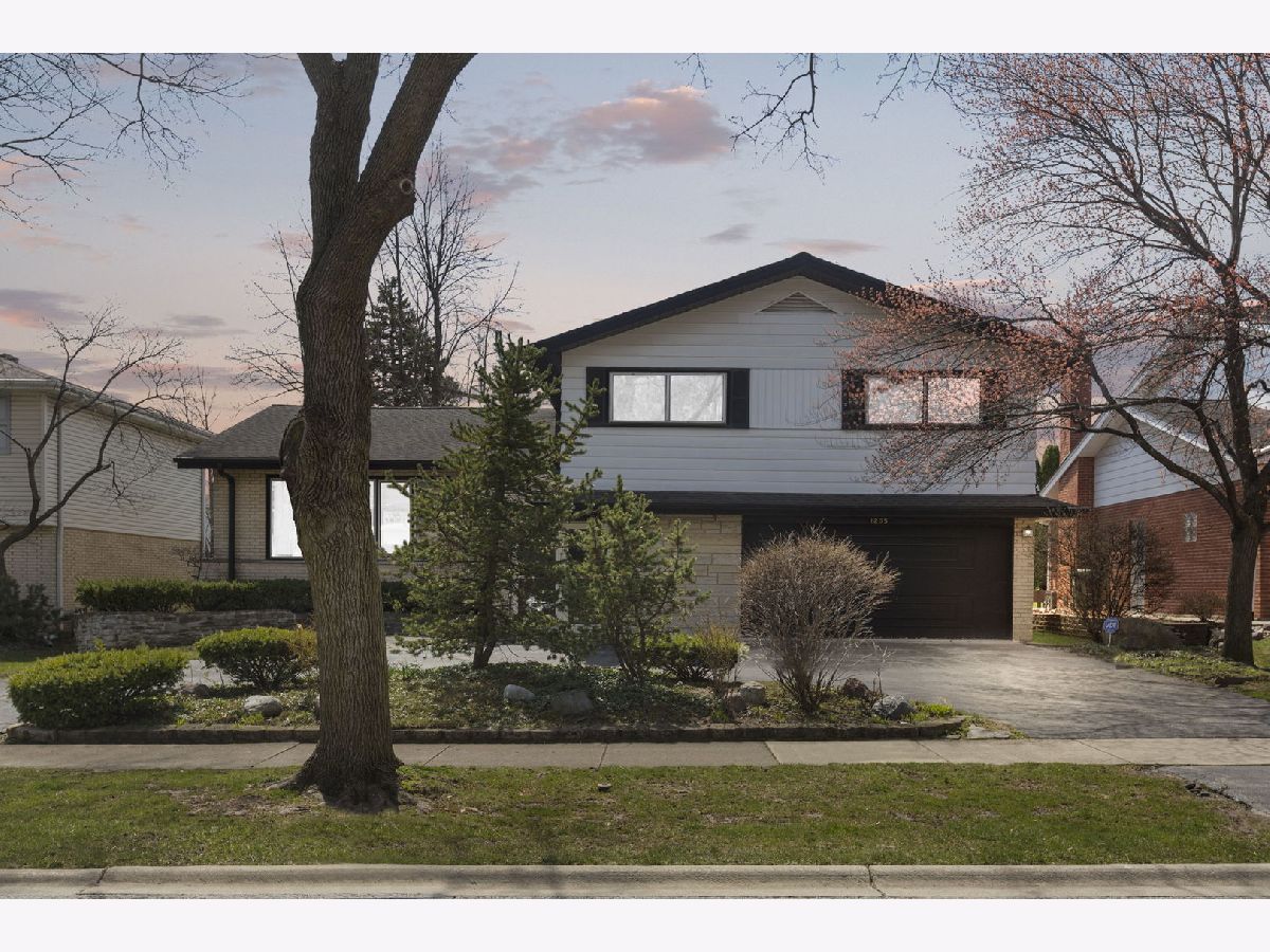 Homes Sold Green Acres Mount Prospect Illinois, 1205 Robin