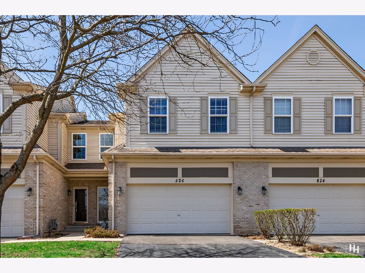 Homes & Townhomes Sold Ashton Pointe Crystal Lake Illinois, 826 Oak Hollow