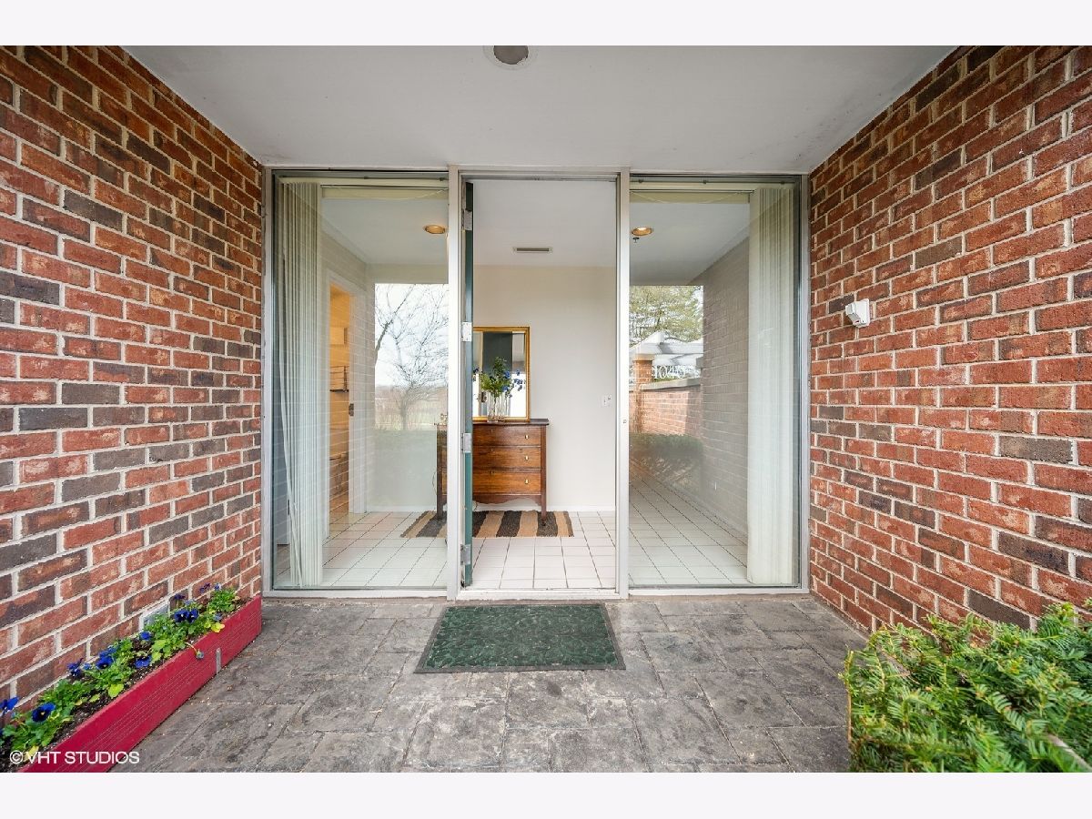 Condos & Townhomes Sold Meadowlake Northfield Illinois, 1040 Arbor