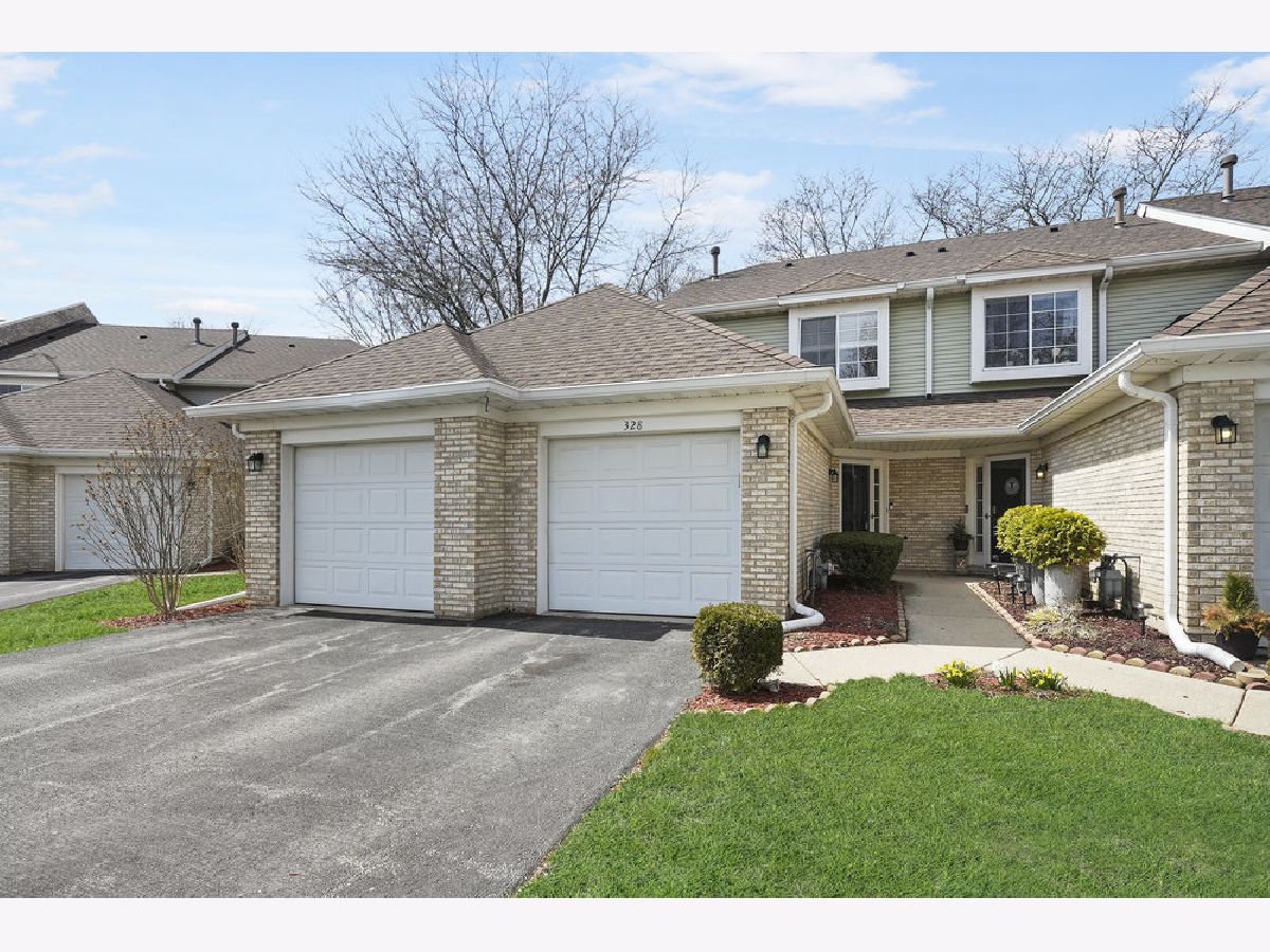 Townhomes Sold Sherwood Commons Bolingbrook Illinois, 328 Lakeview