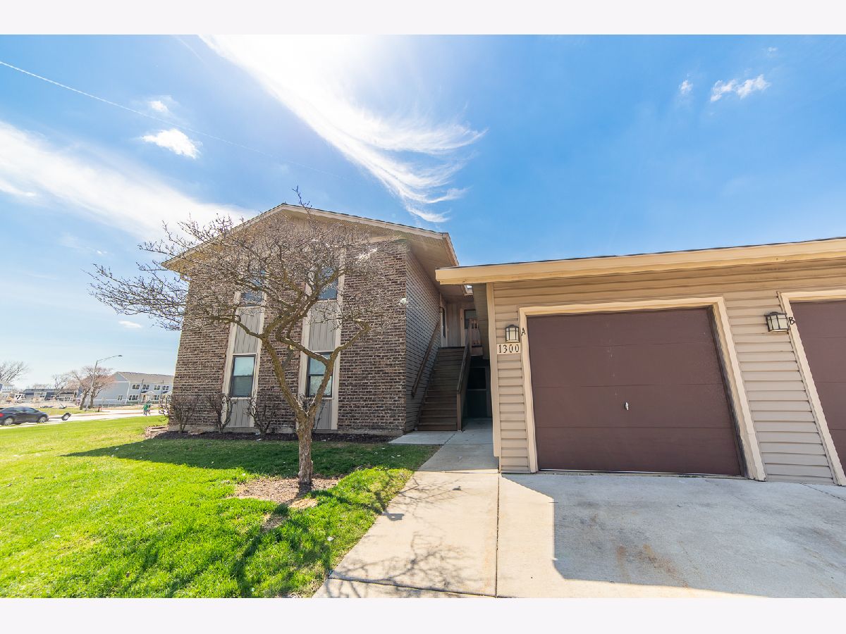 Condos & Townhomes Sold Sierra Blanca Hanover Park Illinois, 1300 Bamburg