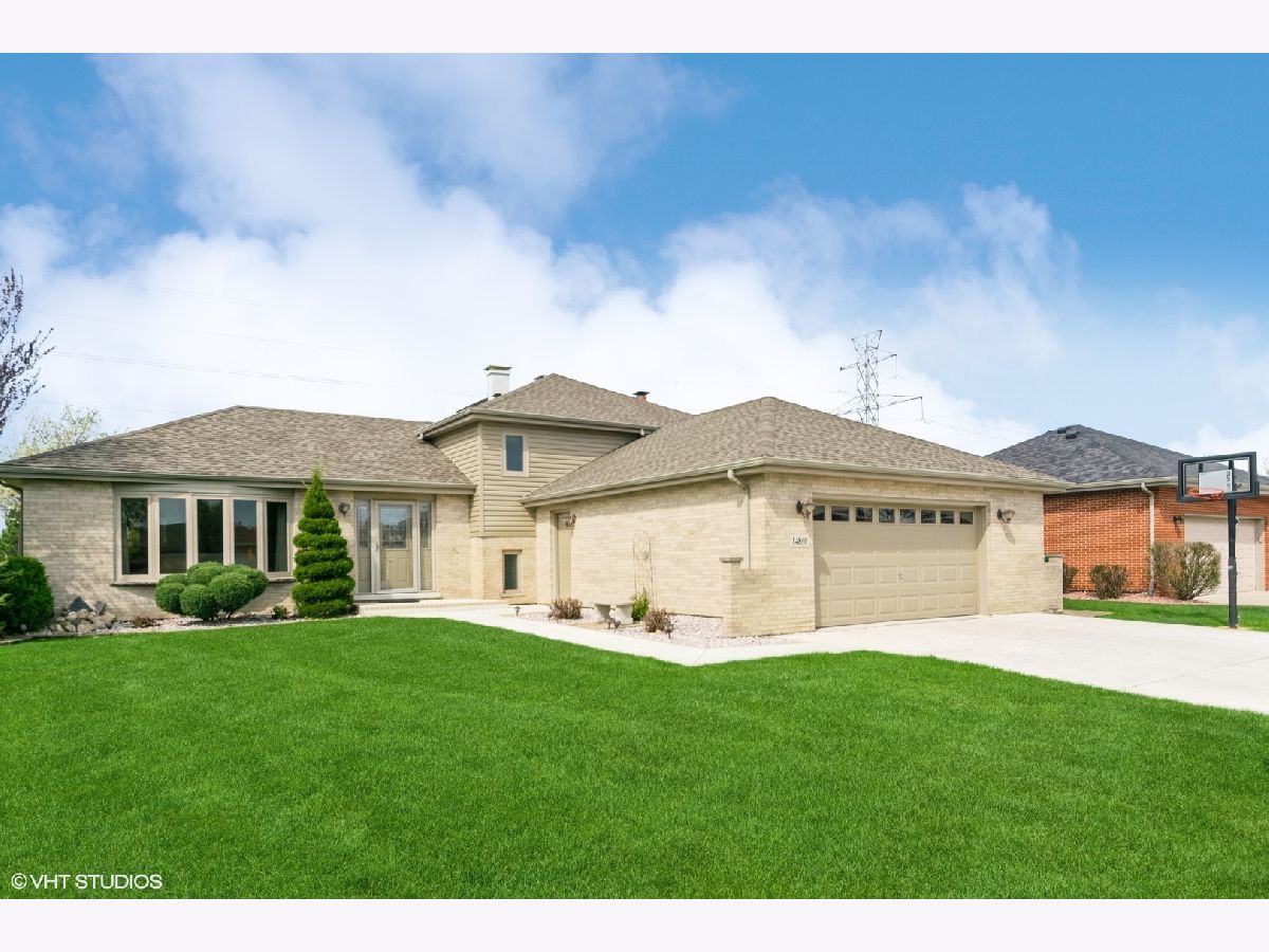 Homes & Townhomes Sold Kingston Hills Homer Glen Illinois, 14860 Carlton