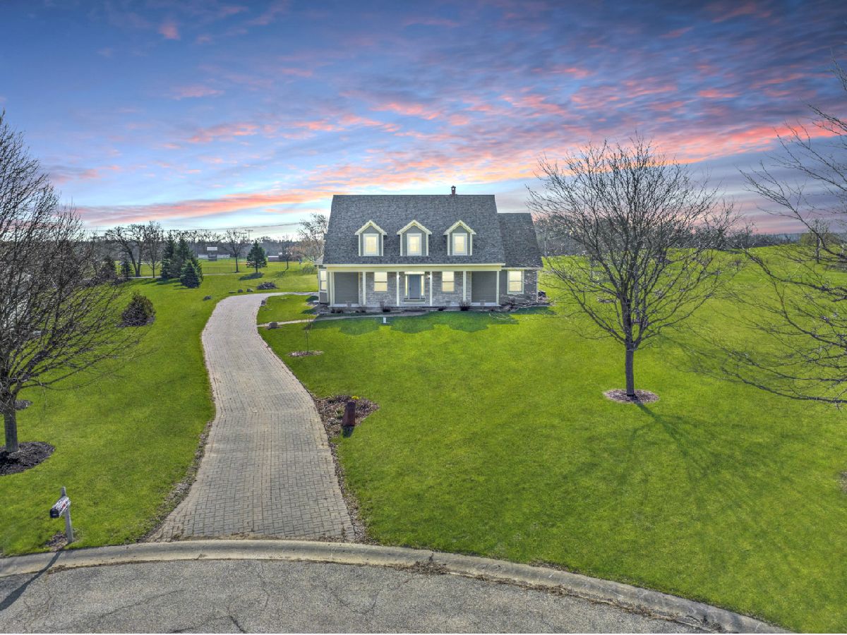 Homes Sold Whitetail Crossing Spring Grove Illinois, 8208 Eagle Ridge