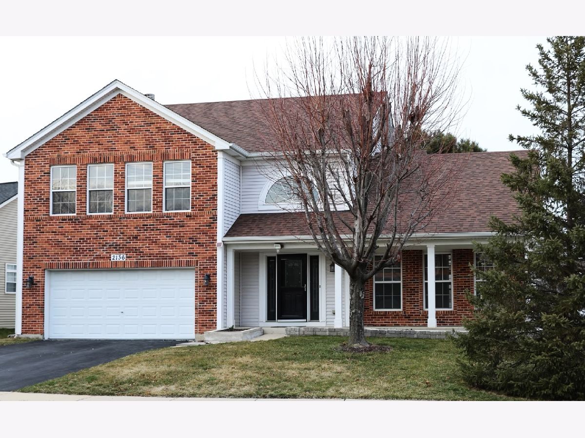 Homes Rented Barrington Ridge Aurora Illinois, 2136 Colonial