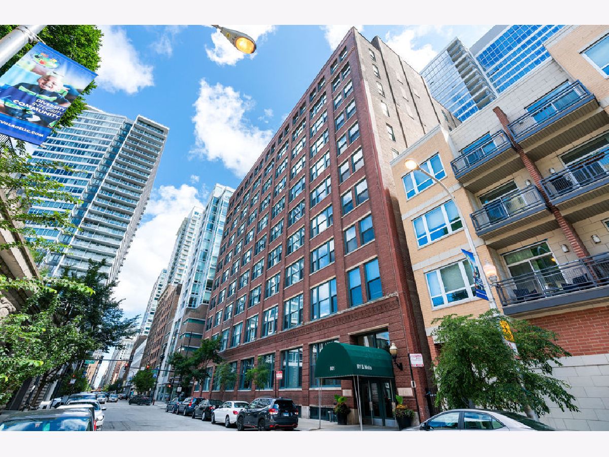 Condominiums Sold Paper Place Lofts Chicago Illinois, 801 Wells