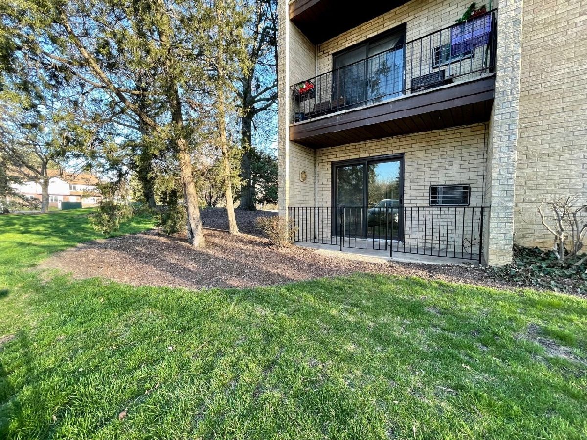 Condominiums Sold Flagg Creek Indian Head Park Illinois, 7211 Wolf