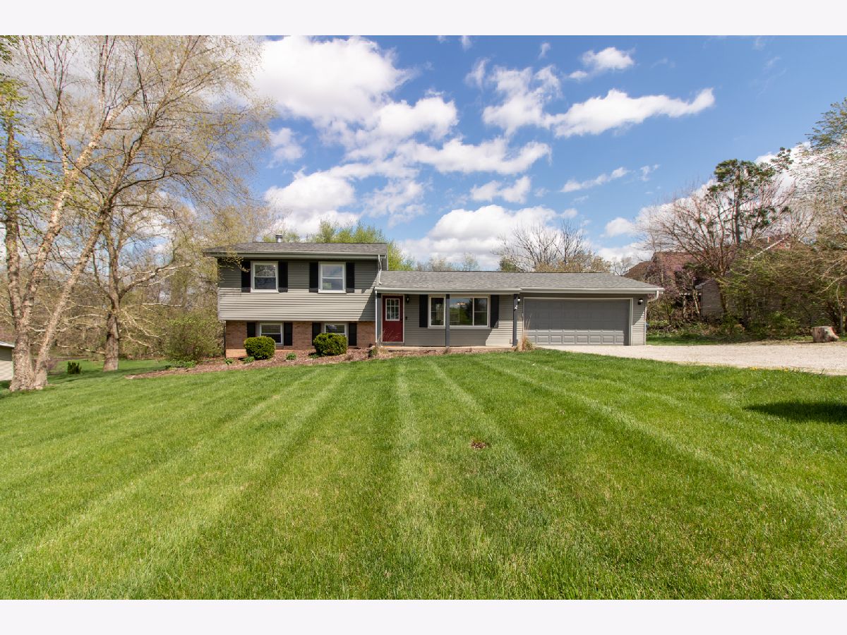 Homes Sold Country Estates Bloomington Illinois, 8398 Surrey