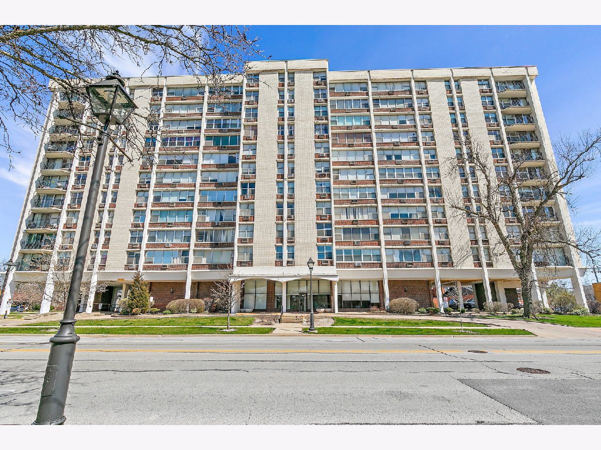 Condominiums Sold Lombard Tower Lombard Illinois, 33 Main