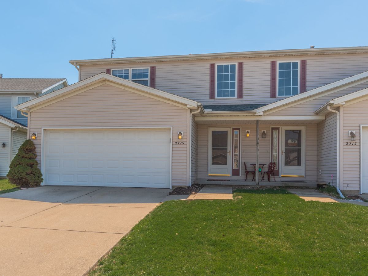 Condos & Townhomes & Homes Sold Midlands Bloomington Illinois, 2719 Gill
